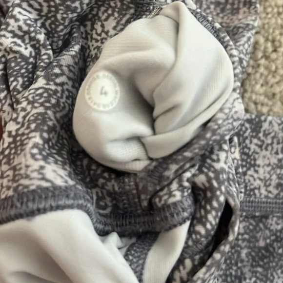 Lululemon Athletica Gray Marbled Leggings - Picture 3 of 3